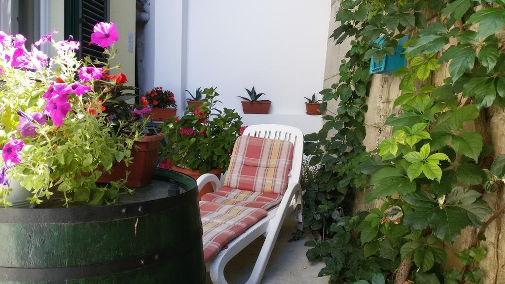 Apartments Salona Trogir Bilik gambar